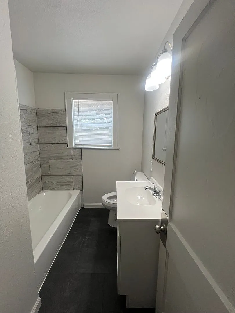 Updated 2 Bed 1 Bath — Photo 4