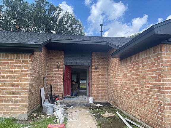 3rd image of 1811 Hanbury Ct