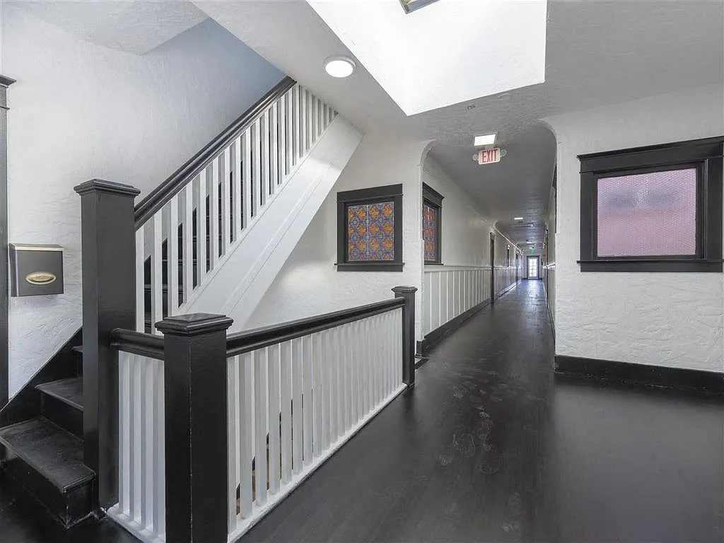 536 Magnolia — Photo 3