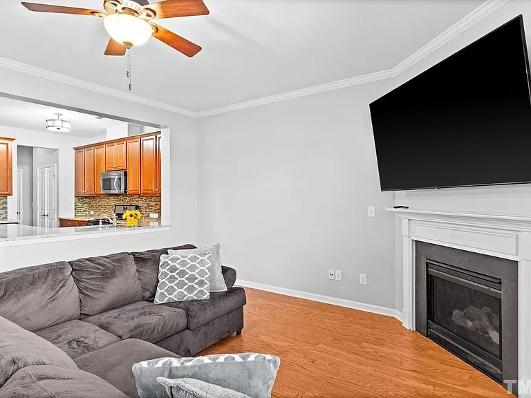 2438 Baslow Dr — Photo 15