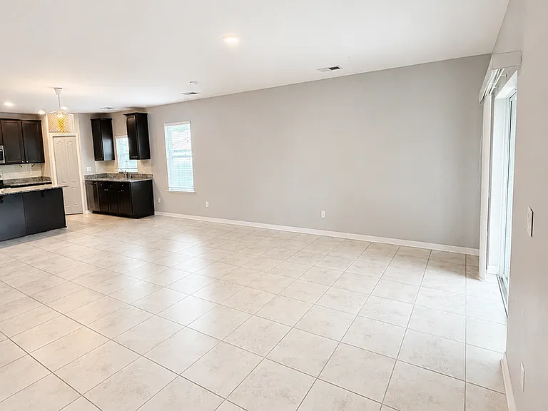 125 Walnut Way — Photo 6