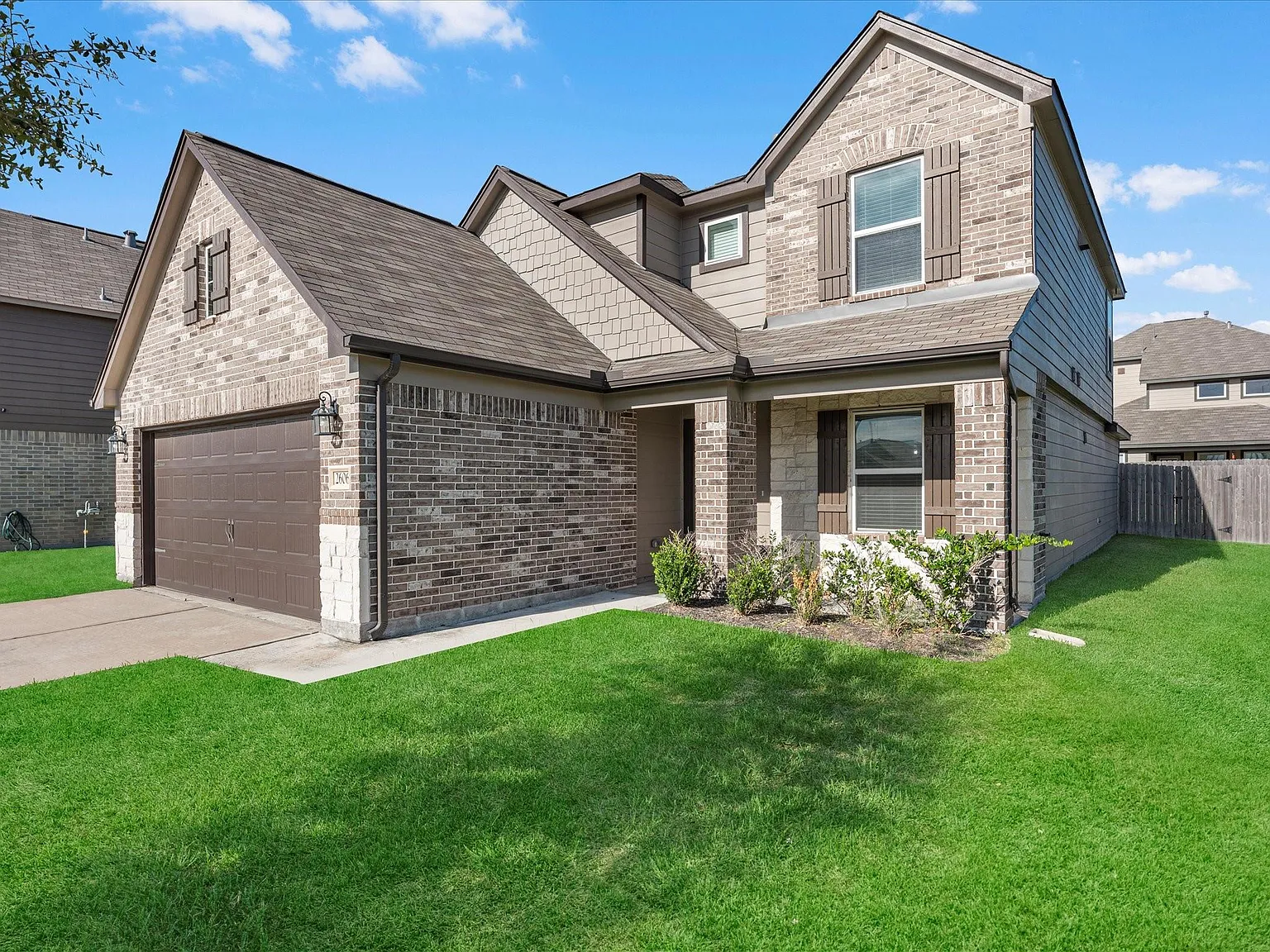 4 bed, 2.5 bath, 2385 sqft, $2,700 — Photo 3