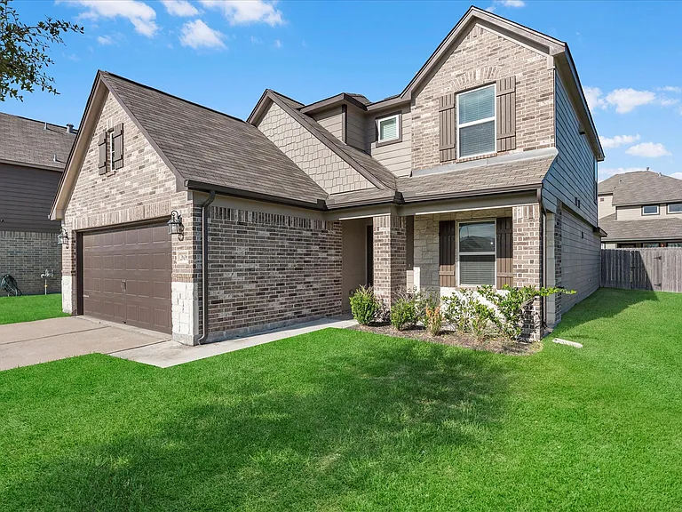 2606 Zephyr Ln — Photo 3