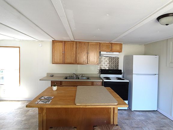 4th image of 46 Winnebago St
