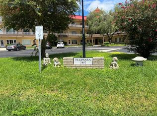 2402 Ecuadorian Way APT 8, Clearwater, FL 33763