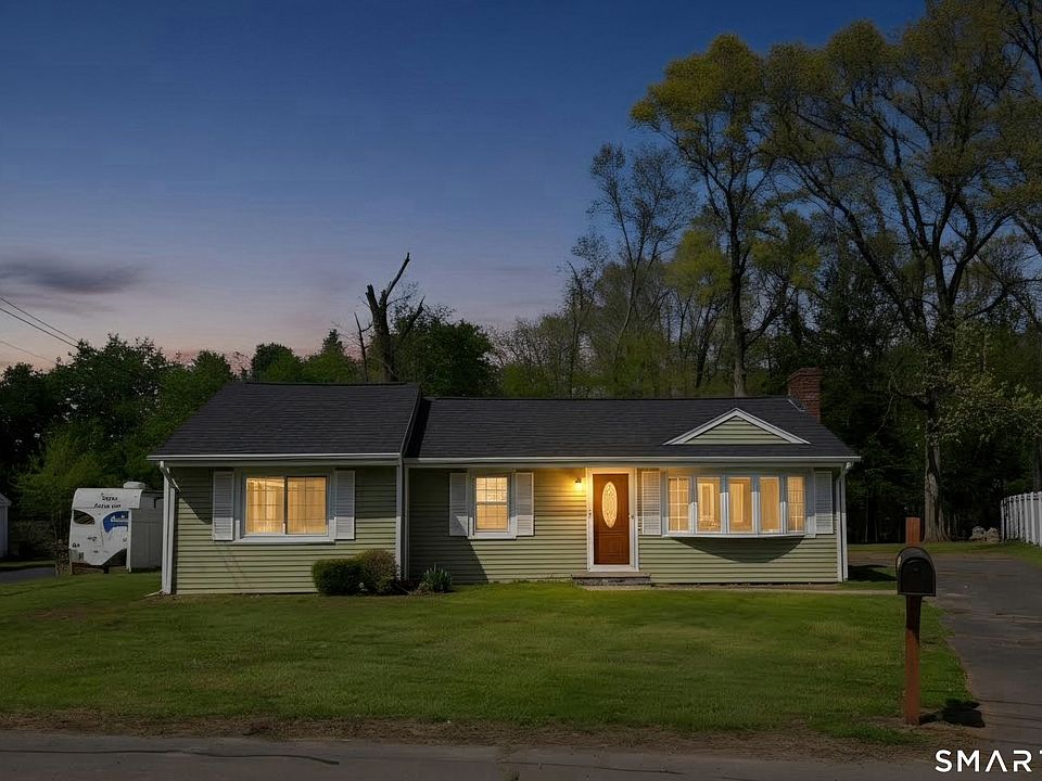 1st image of 104 Robin Hill Road