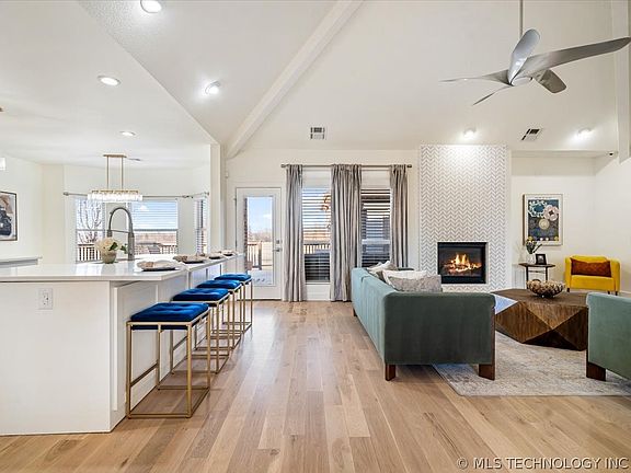 4th image of 7160 Bluebird Ct