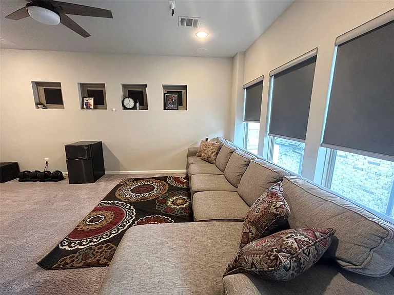 18531 Wolf Mountain Ln — Photo 16
