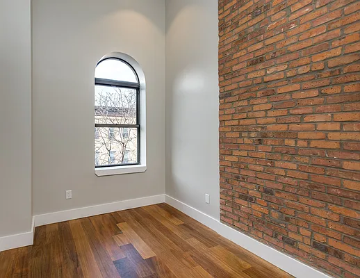 Rented by Nooklyn NYC LLC | media 32