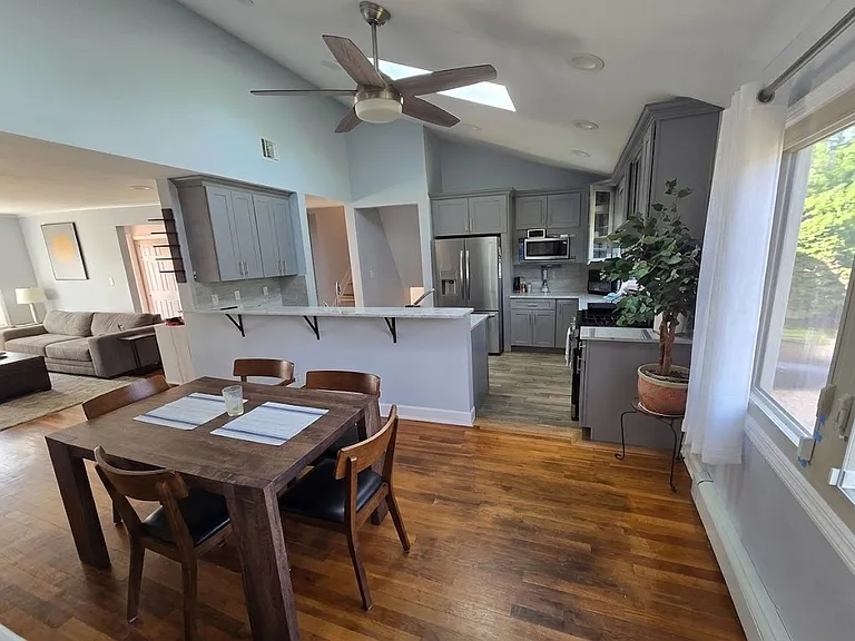 54 Jerome Ave — Photo 11
