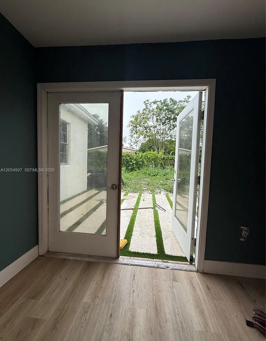 Florida Ridge Subdivision — Photo 2