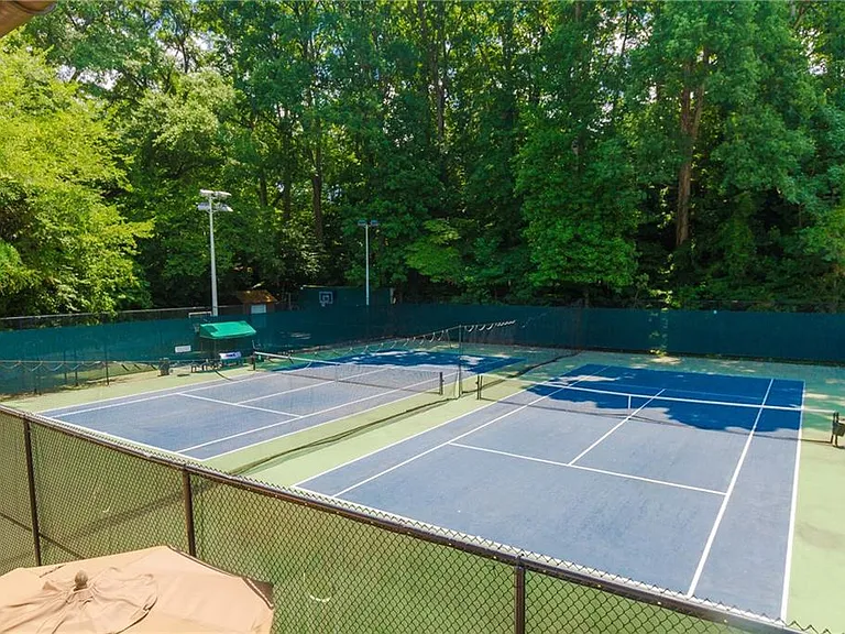 4 Montclair Dr NE — Photo 32