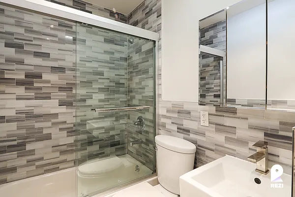 Rented by REZI | media 31