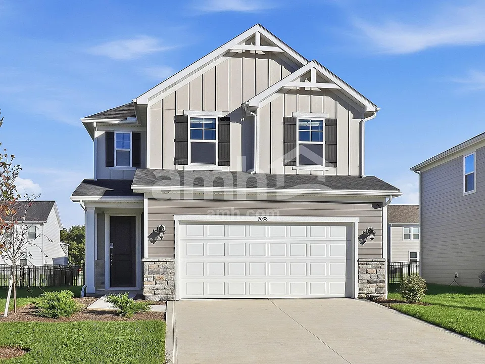 9038 Lucy Dr