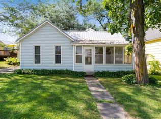 111 E Linn St, Coggon, IA