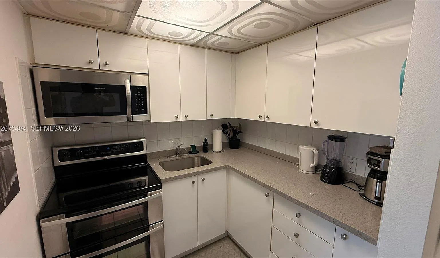 Bayshore Yacht & Tennis C — Photo 3