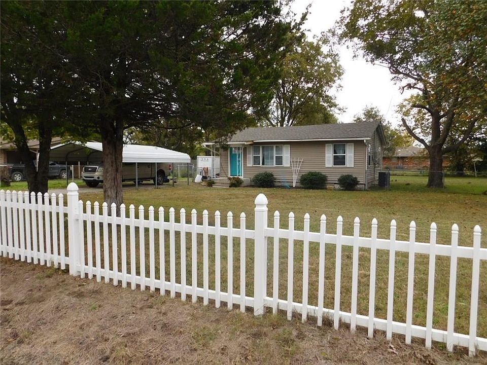 1st image of 723 N Elm
