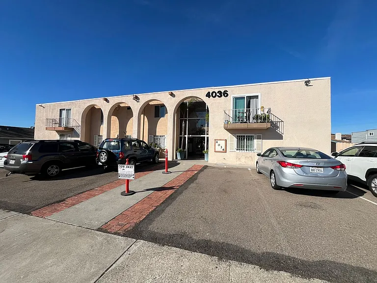 4036 Oregon St — Photo 1