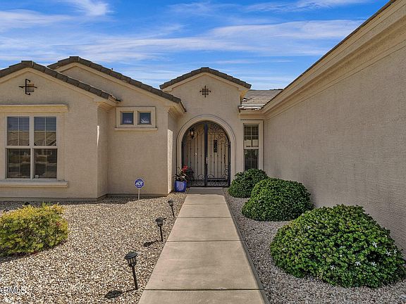 3rd image of 3029 E HAZELTINE Way