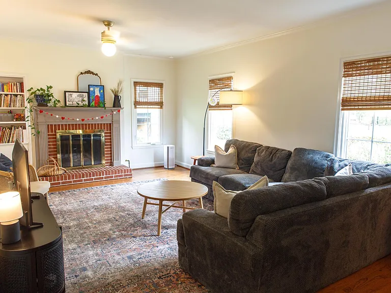 10 Robin St NW — Photo 31