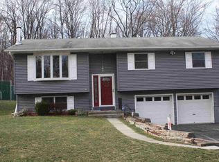 16 Amherst Ln, Wappingers Falls, NY 12590
