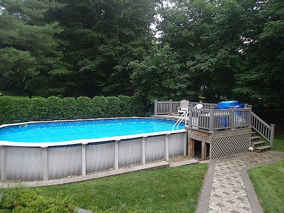 3rd image of 18 Virginia St