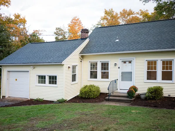 10 Eli Yale Terrace, Branford, CT 06405