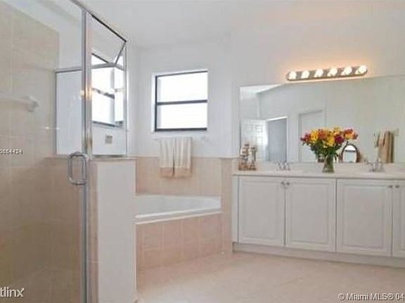 93A6EECA-B9F1-43DB-B082-4E2D6865E039