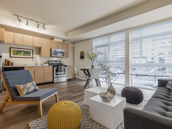 2720 Hoyt Ave APT 221