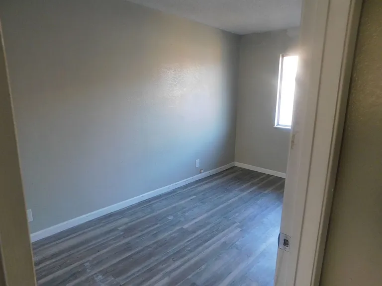 513 E Ridgecrest Blvd — Photo 17