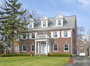 2658 Sheridan Rd, Evanston, IL 60201