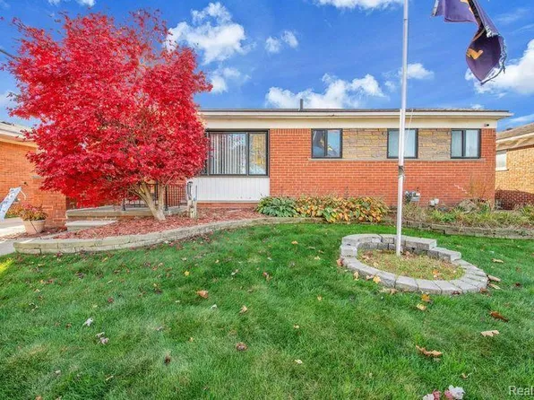 17974 N Wind Dr, Fraser, MI 48026
