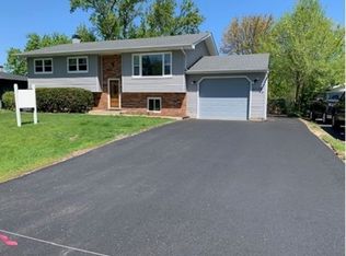 5108 N West St, McHenry, IL 60051