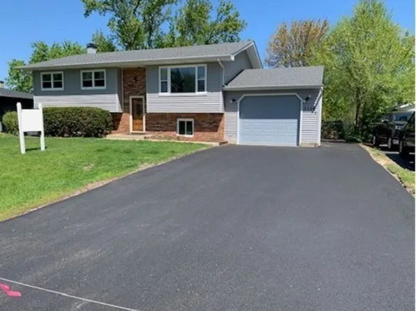 5108 N West St, McHenry, IL 60051