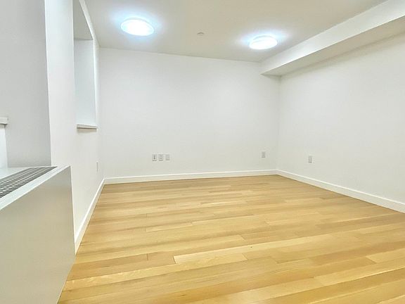 3rd image of 341 W 11th St APT Bc