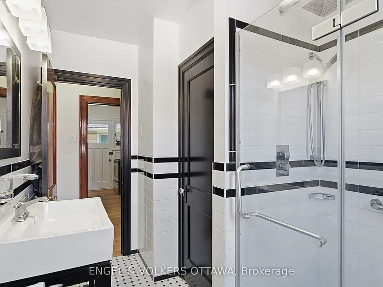 99 Charlotte St #3 — Photo 26