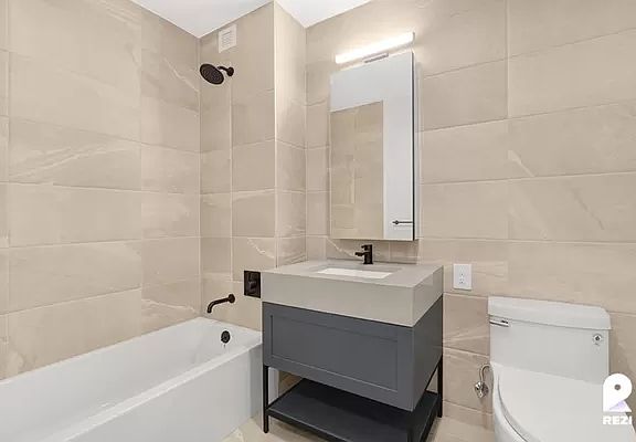 5th image of 3620 Steinway St APT 303