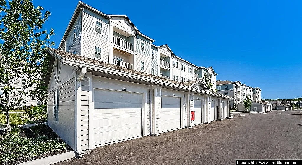 3 bed, 2.0 bath, 1248 sqft, $2,260 — Photo 3