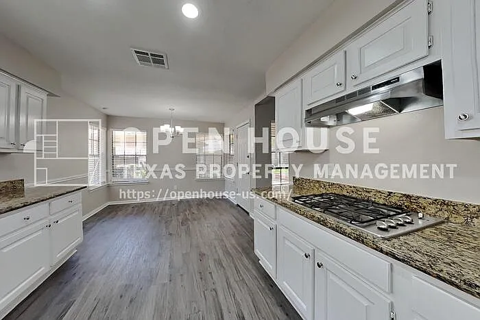 2811 Pineleaf Dr — Photo 6