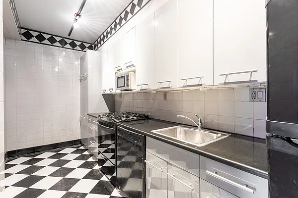 Rented by Coldwell Banker Warburg | media 5