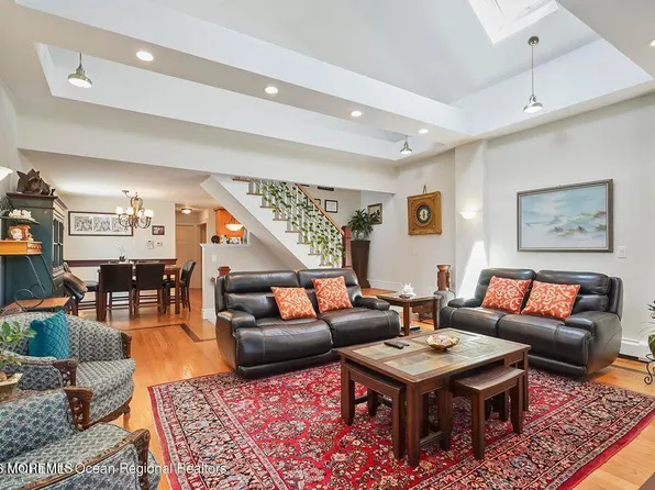 220 Marine Pl, Avon By The Sea, NJ 07717