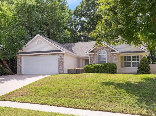 1326 Fawn Ln, Warrensburg, MO 64093