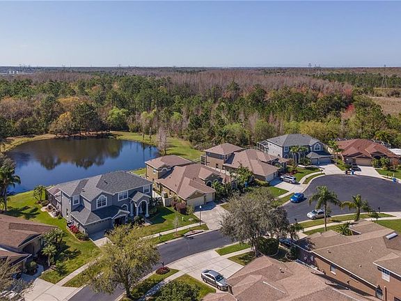 3rd image of 12922 Castlemaine Dr