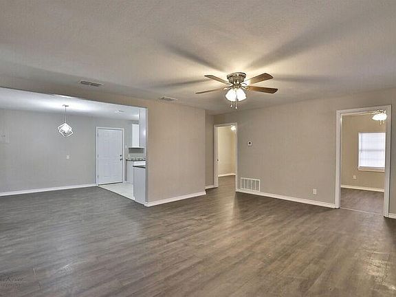 2nd image of 1010 Shelton St