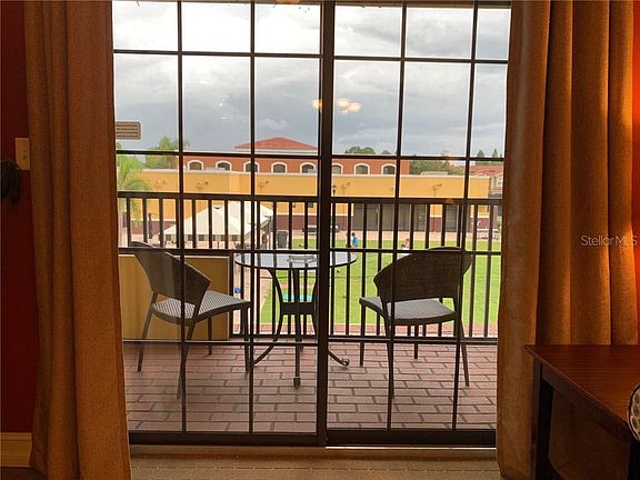 4th image of 13941 Clubhouse Dr #213