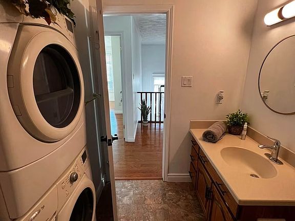 4th image of 34 Beaver Cres
