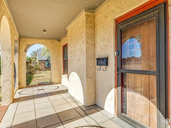 5th image of 2318 Dallas St