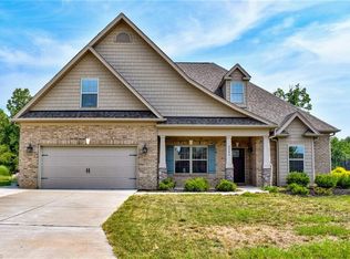 3245 Waterford Glen Ln, Clemmons, NC 27012