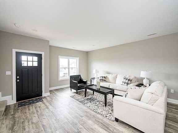 3rd image of 15 Emanuel Ct #1