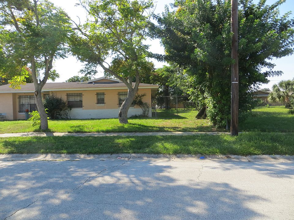 1st image of 2120 Monticello Dr